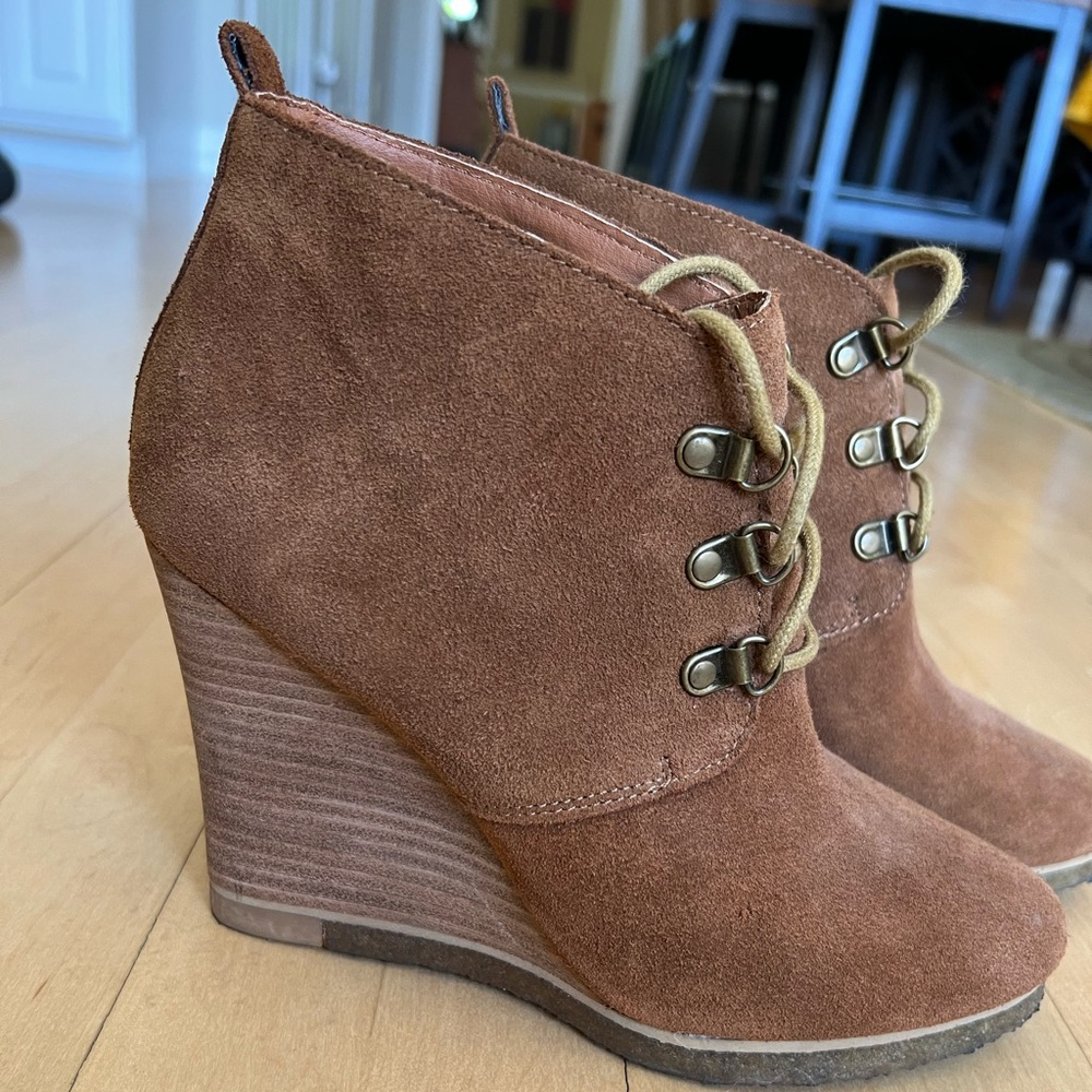 Steve Madden Suede Wedges